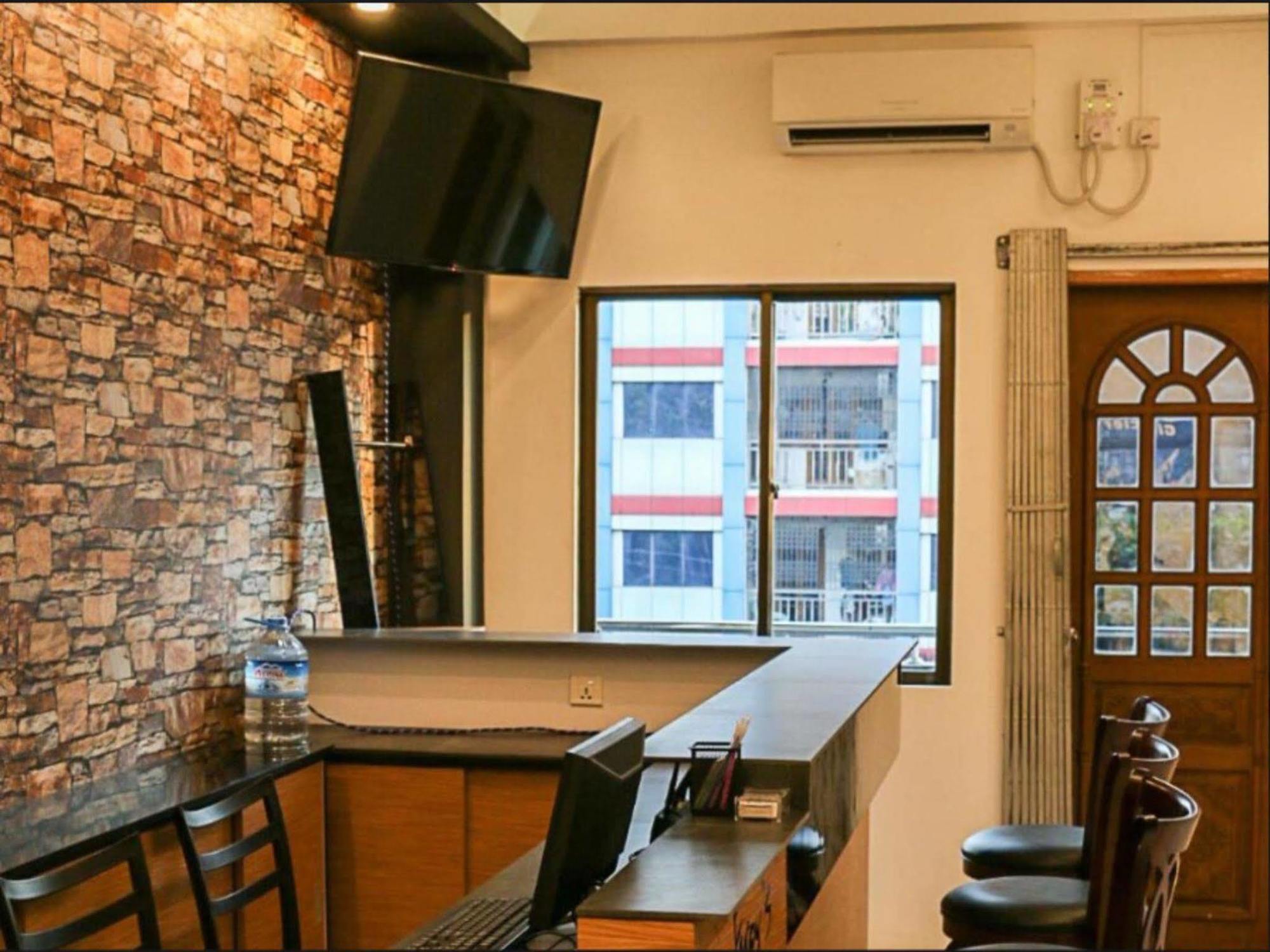Wayfarer'S Rest Hotel Yangon Bagian luar foto