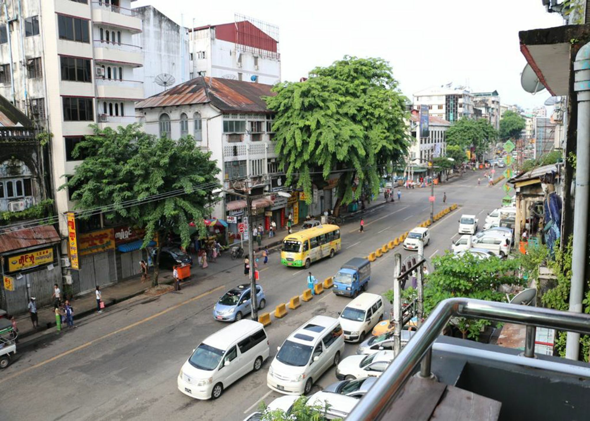 Wayfarer'S Rest Hotel Yangon Bagian luar foto